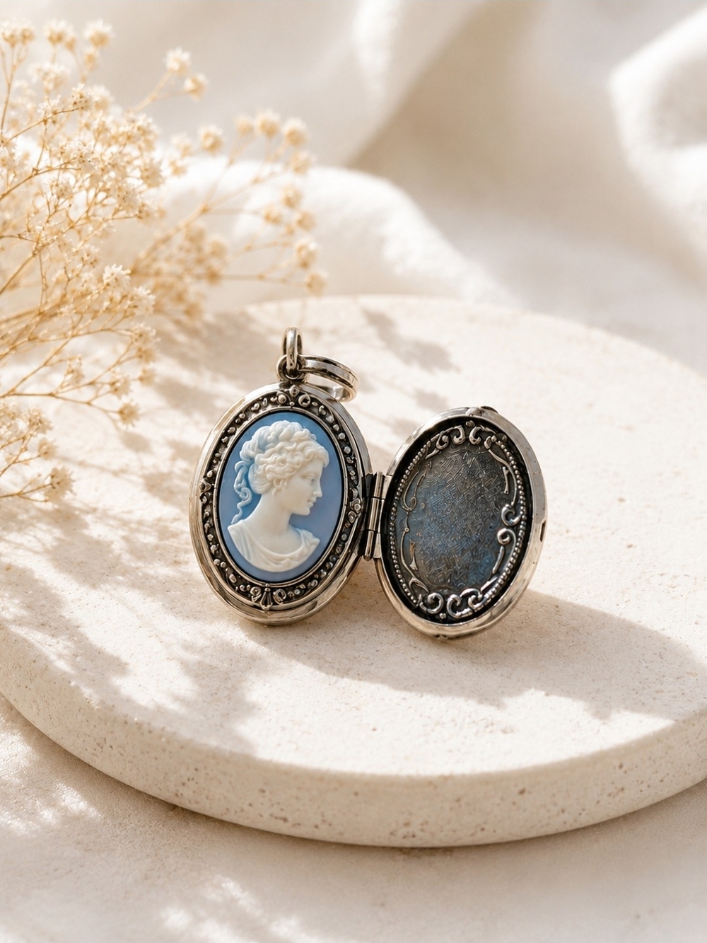 Vintage Blue Cameo Locket Pendant - Unbranded